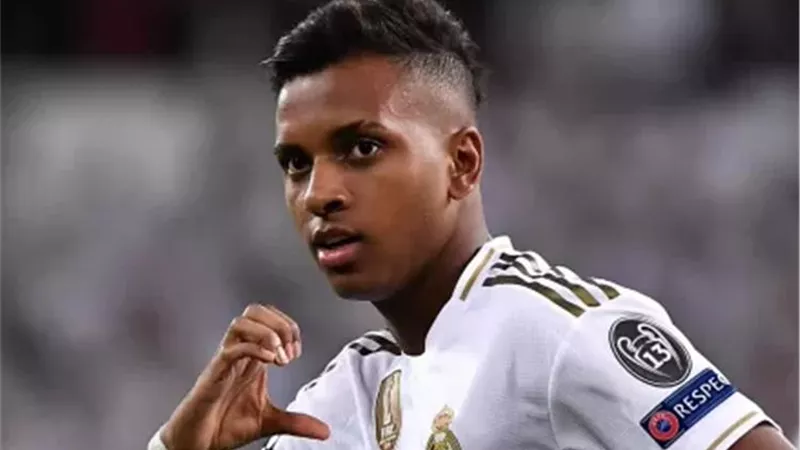 مهاجم ريال مدريد : صدام الاحد أمام برشلونة بـ 6 نقاط