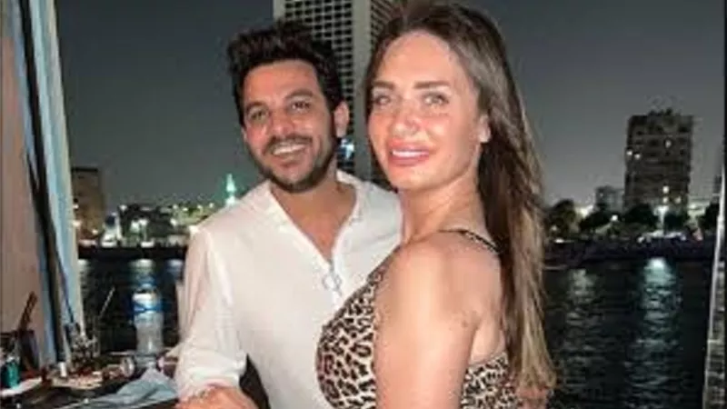خطيبة محمد رشاد تحتفل بعيد ميلاده عل ضفاف النيل