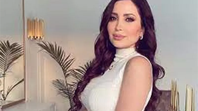 بفستان ابيض ساحر.. نسرين طافش تخطف قلوب محبيها