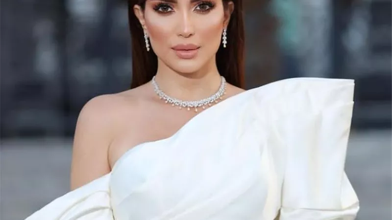 بفستان أبيض.. نسرين طافش تبهر متابعيها بإطلالة جذابة