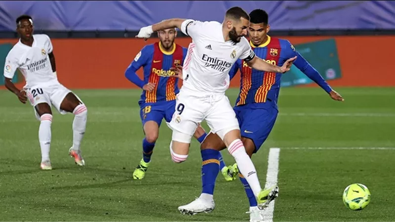 ريال مدريد يستضيف برشلونة فى كلاسيكو الارض عصرا