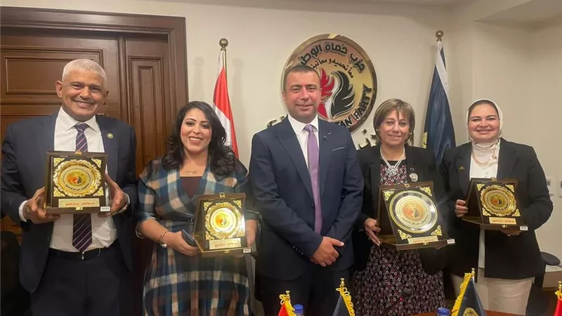 الامانة المركزية لحماة الوطن تكرم امين محافظة اسيوط