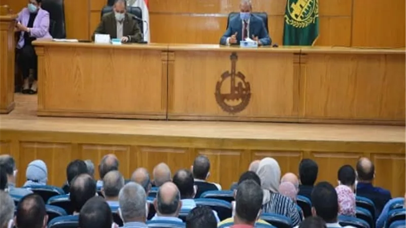 محافظ القليوبية: إزالة المخالفات فورا.. و إحالة المقصرين للنيابة