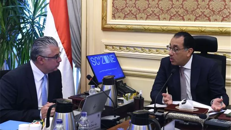 مدبولى يلتقي رئيس الهيئة العامة للمنطقة الاقتصادية لقناة السويس