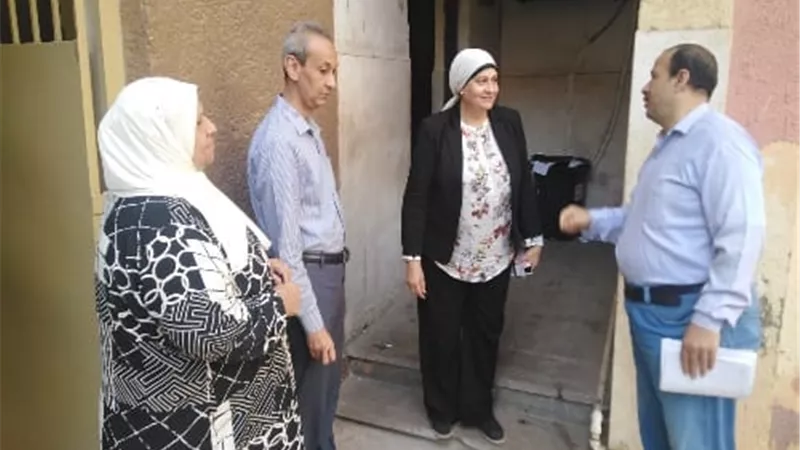 مدير تعليم القليوبية تناقش معوقات وخطط تطوير الآداء بأقسام المديرية