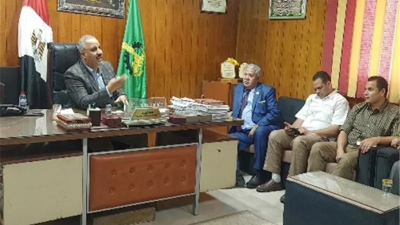 الصبروط يناقش امكانيات مركز شباب كفر منصور المادية وكيفية استغلالها