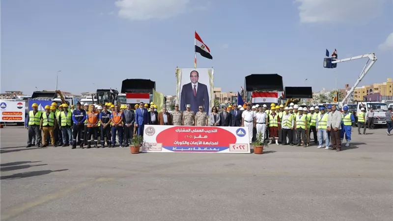 إصطفاف معدات مجابهة الأزمات بدمياط الجديدة