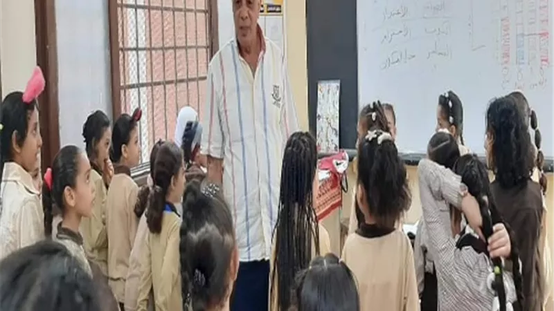 الشربينى يتابع سير العملية التعليمية بعدد من مدارس غرب شبرا الخيمة