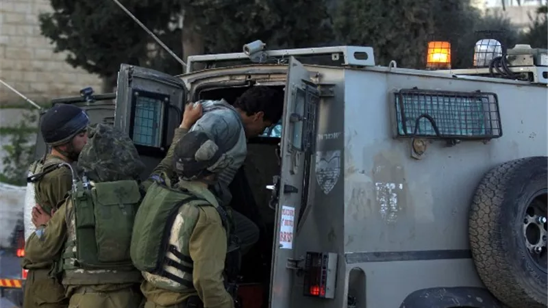 الصحة الفلسطينية:استشهاد شاب.. والاحتلال يعتقل 7 من الضفة الغربية