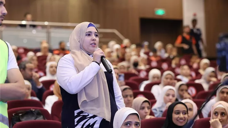 طلعت: الكفاءات الرقمية تعد بمثابة العمود الفقري لصناعة الاتصالات