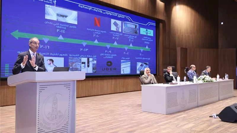 وزير الاتصالات يكشف عن الدول الأكثر استخداما للتكنولوجيا الحديثة