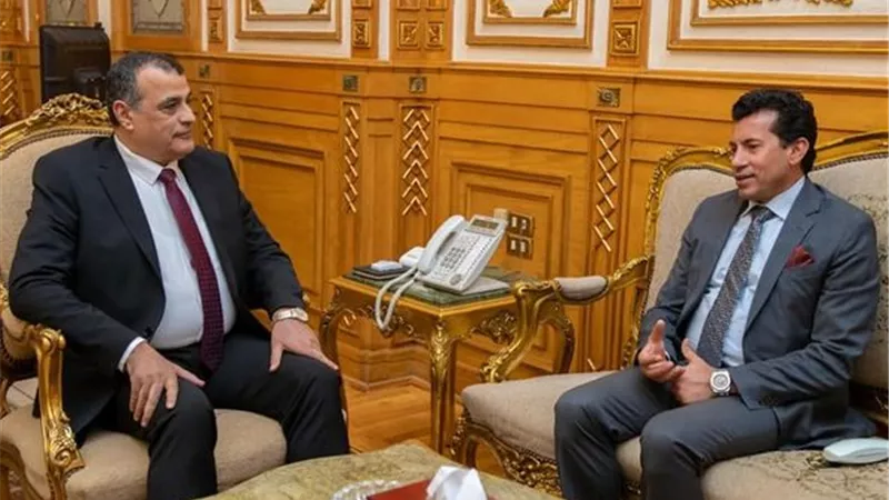 وزير الشباب :التوسع في تصنيع الأدوات والمعدات الرياضية
