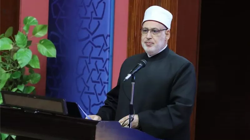 رئيس جامعة الأزهر يقدم التهنئه بتجديد تعيين الدكتور محمد الضويني