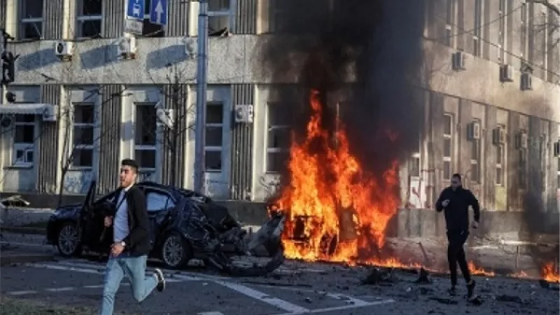 عمدة كييف: انقاذ 18 شخصا من تحت ركام أحد المباني السكنية المدمرة