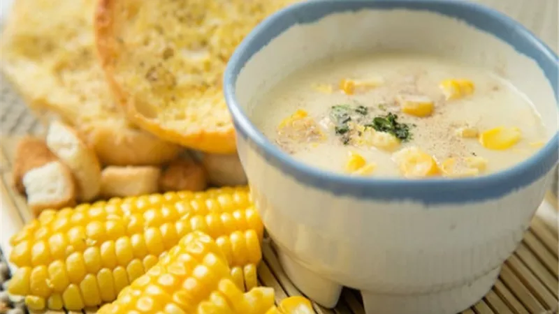 طريقة عمل شوربة الدجاج بالذرة
