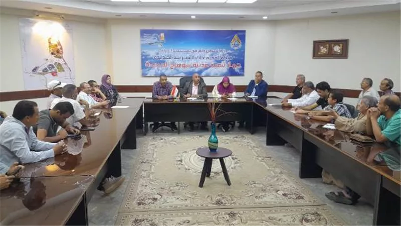 تعرف على تفاصيل اجتماع رئيس سوهاج الجديدة مع ممثلى السكان.. بالصور
