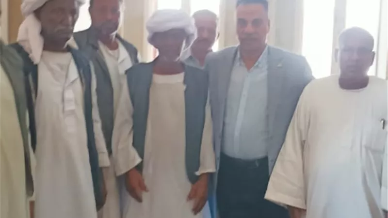 مدير تضامن البحر الأحمر يتفقد مخازن الإغاثة المخصصة لمواجهة السيول