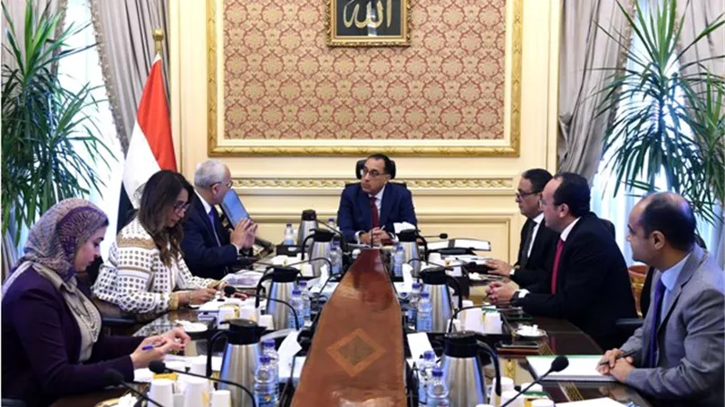 مدبولي يؤكد حرص الدولة على التوسع فى تطبيق النماذج التعليمية لمتوسطى الدخل