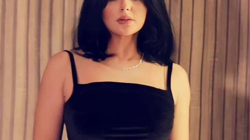 بالأسود .. إيمان سلامه تبرز جمالها فى أحدث إطلالتها