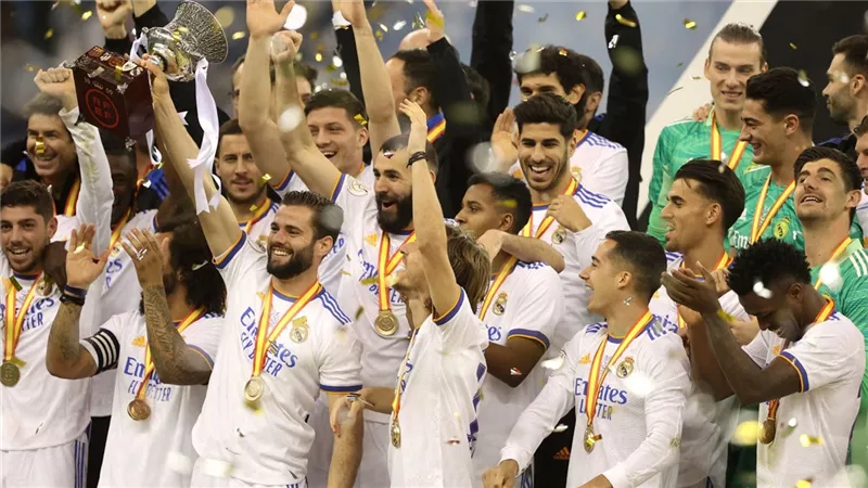 ريال مدريد يسخر من حصول مانشستر سيتي على جائزة أفضل نادي