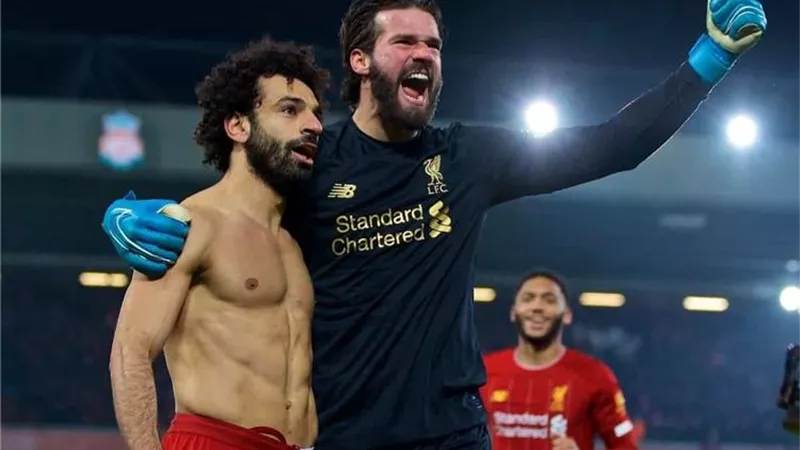 ليفربول يكشف عن رقم تاريخي لـ أليسون في البريميرليج بسبب هدف صلاح