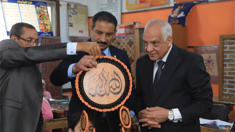 محافظ الجيزة يتابع انتظام الدراسة بمدارس العمرانية والطالبية