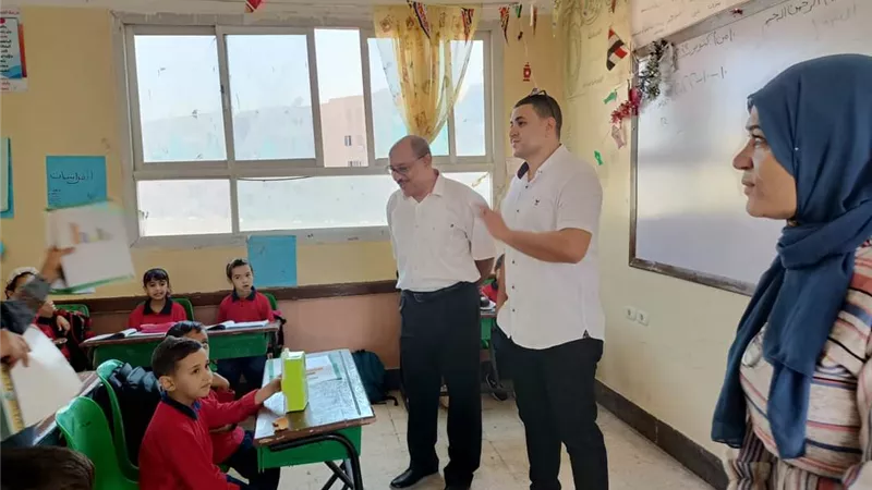برنامج إذاعي جديد عن الولاء للوطن بمدرسة المجاورة الأولي بالمنيا