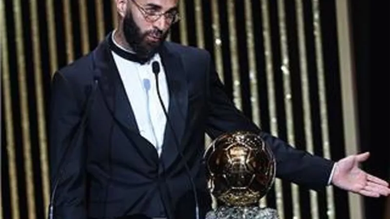 بنزيما يحصل على مكافأة ضخمة من ريال مدريد بسبب الكرة الذهبية