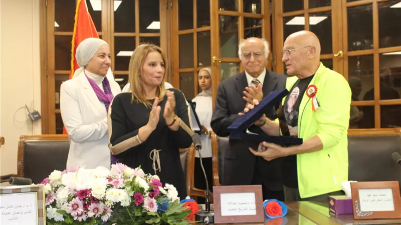 تكريم رموز نصر أكتوبر المجيد بآداب عين شمس