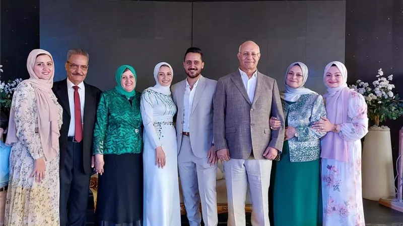 الف مبروك للعروسين
