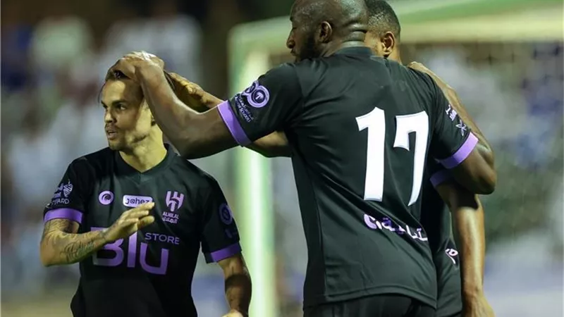 لجنة الانضباط تعاقب الهلال السعودى وترد على شكوى الطائي