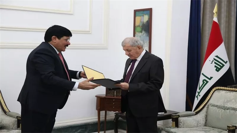 الأسد يهنئ نظيره العراقي: نرغب بتعزيز العلاقات بين البلدين