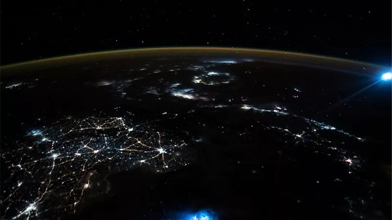 ناسا تكشف عن صورة غريبة للأرض من الفضاء
