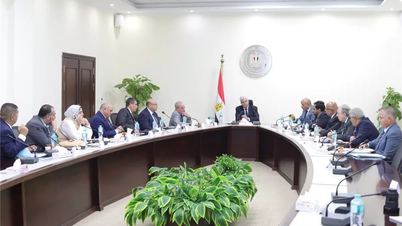 عاشور:الجامعات التكنولوجية تمثل رافدا حديثًا ومهمًا في مسارات التعليم