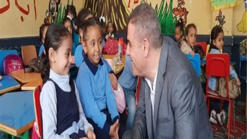 وكيل التعليم بالقليوبية يتابع جولاته ويتفقد مدارس غرب شبرا الخيمة