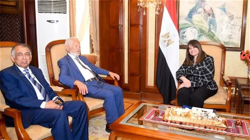 وزيرة الهجرة تستقبل رئيس الجمعية الدولية لطب القلب الوقائي بالولايات