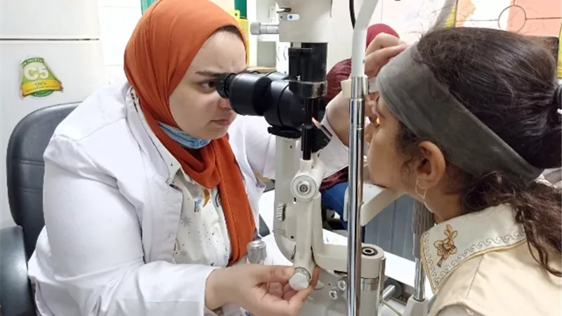 بالصور .. قافلة طبية من جامعة المنيا لـقرية «شارونة» بمغاغة