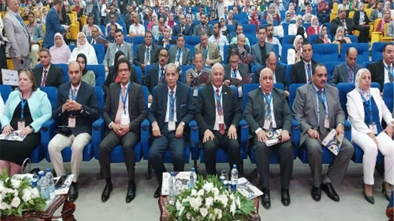 سوسه يفتتح فعاليات المؤتمر السنوي الأول للدراسات العليا بجامعة بنها