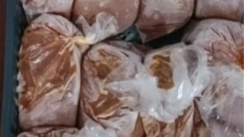 ضبط 3 أطنان لحوم فاسدة داخل مخزن خاص بأحد المطاعم بالقاهرة