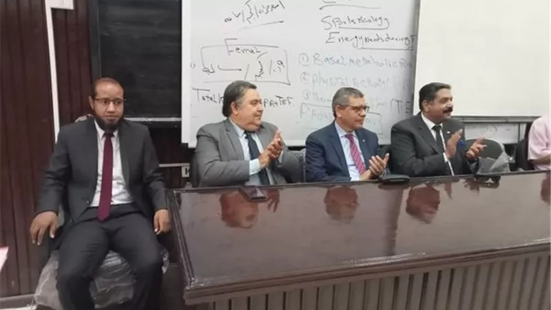 نائب رئيس جامعة القناه يفتتح لقاء لمعهد الدراسات الأفروأسيوية