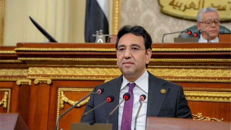 أيمن محسب :مصنع الرمال السوداء يفتح استثمارات تدعم الاقتصاد الوطنى