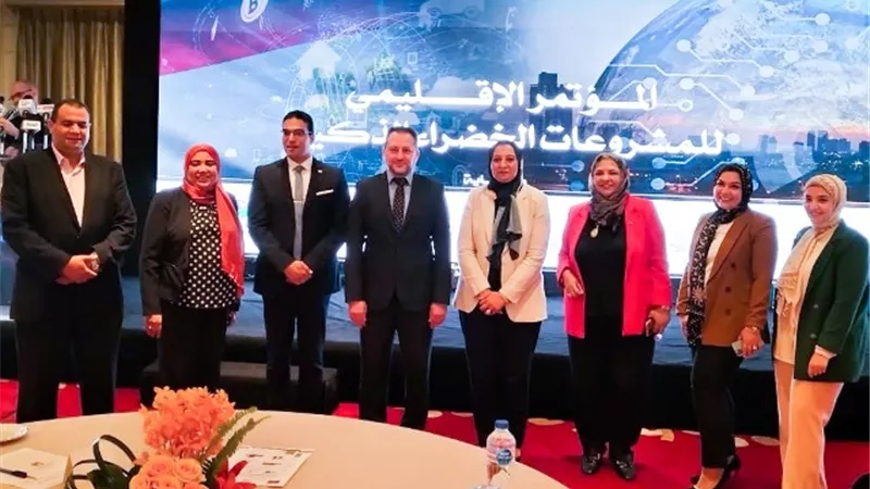جامعةعين شمس تفوز بالمراكز الأولى بالمؤتمر الاقليمي للمشروعات الخضراء