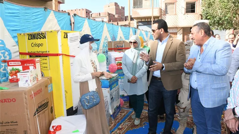 تسليم أجهزة عرائس للفتيات الأولى بالرعاية .. بالفيوم