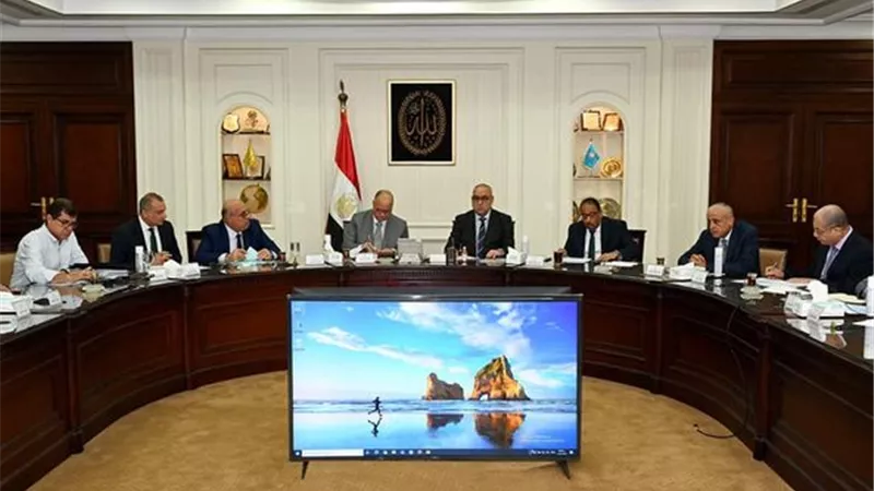 الجزار يتابع استعدادات إجراء القرعة وتسليم الوحدات بـ 