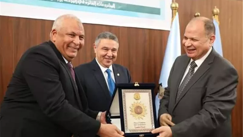 محافظ الوادي الجديد يشهد إعلان الفائزين بالمبادرة الوطنية