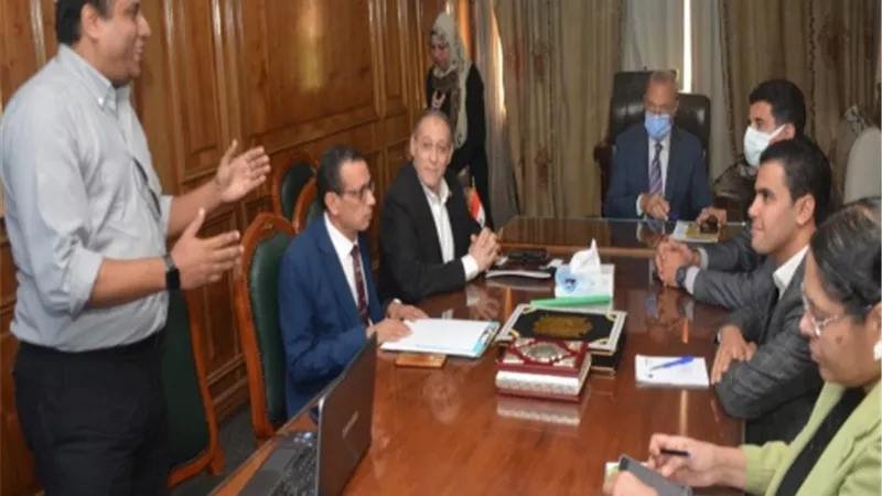 الهجان يناقش إنشاء بوابات بمداخل مدن محافظة القليوبية