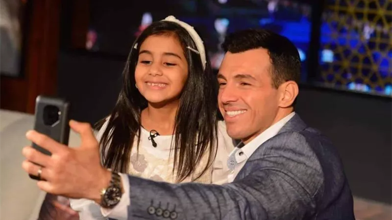 رامي رضوان يستضيف الطفلة التي أنقذتها القوات المسلحة من والدها الإرهابي.. الليلة