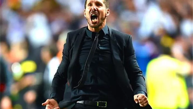 نجم أتلتيكو مدريد يقرر اللجوء لطبيب نفسى بسبب مدربه