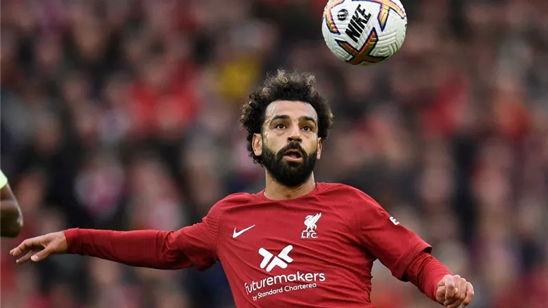 هل يحصد محمد صلاح جائزة الكرة الذهبية بعد عمر الـ30؟.. فيديو