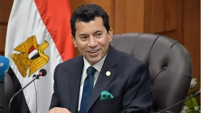 أشرف صبحى يهنىء الأهلى بالتأهل للمربع الذهبى ببطولة العالم لليد
